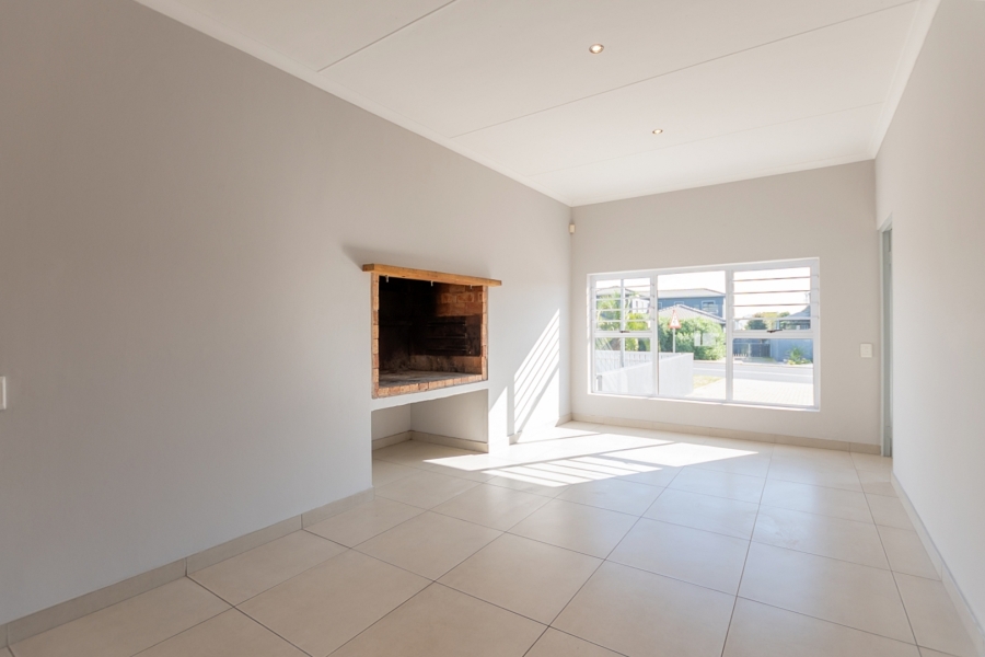 4 Bedroom Property for Sale in Country Club Western Cape